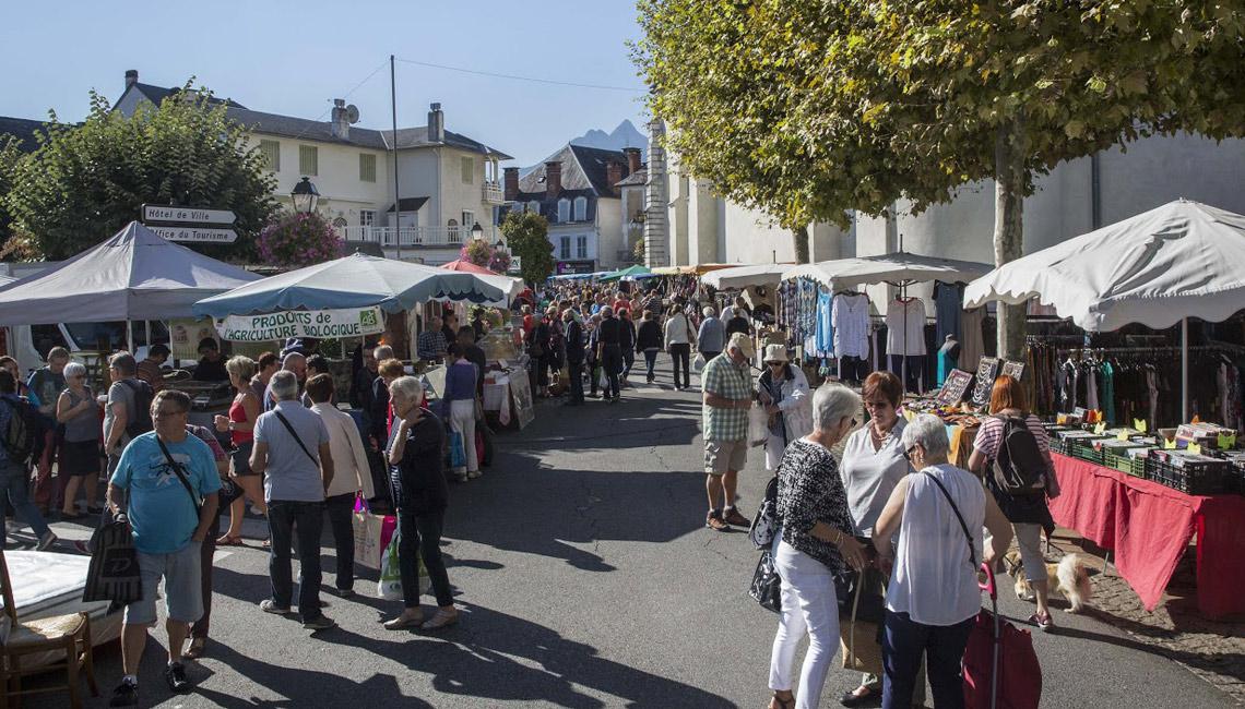 Marché à Argeles Gazost mardi 8h - 13h