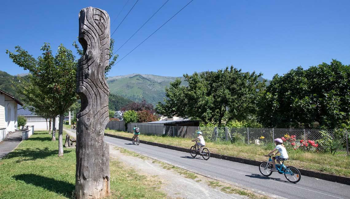 Direct access to the bike path from the campsite