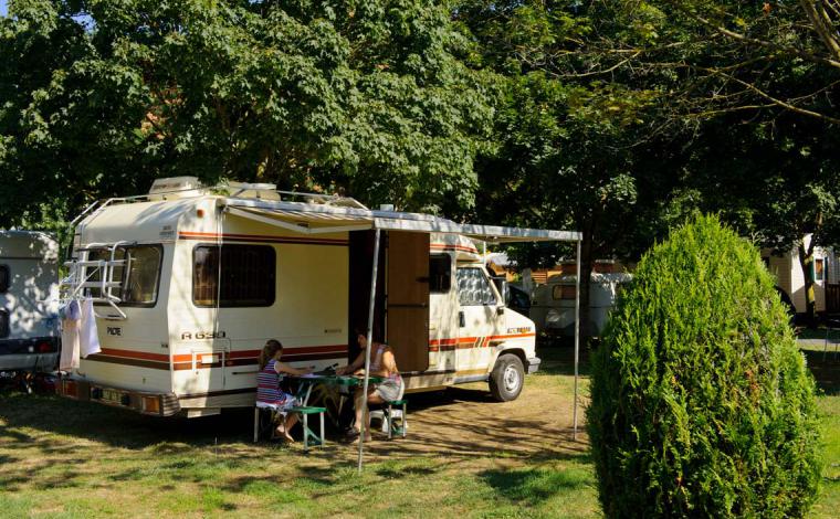 Emplacement camping-car